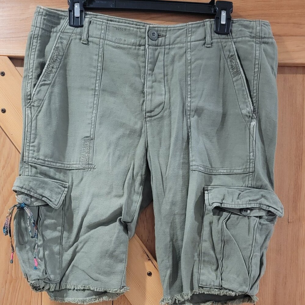 American Eagle Cargo Army Shorts - Size 8